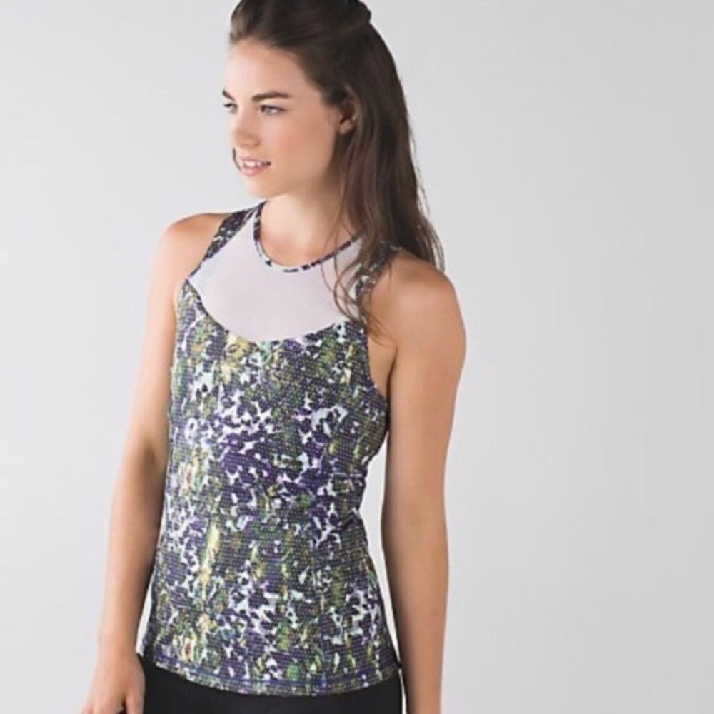 Lululemon Size 6 Running in the City Tank
